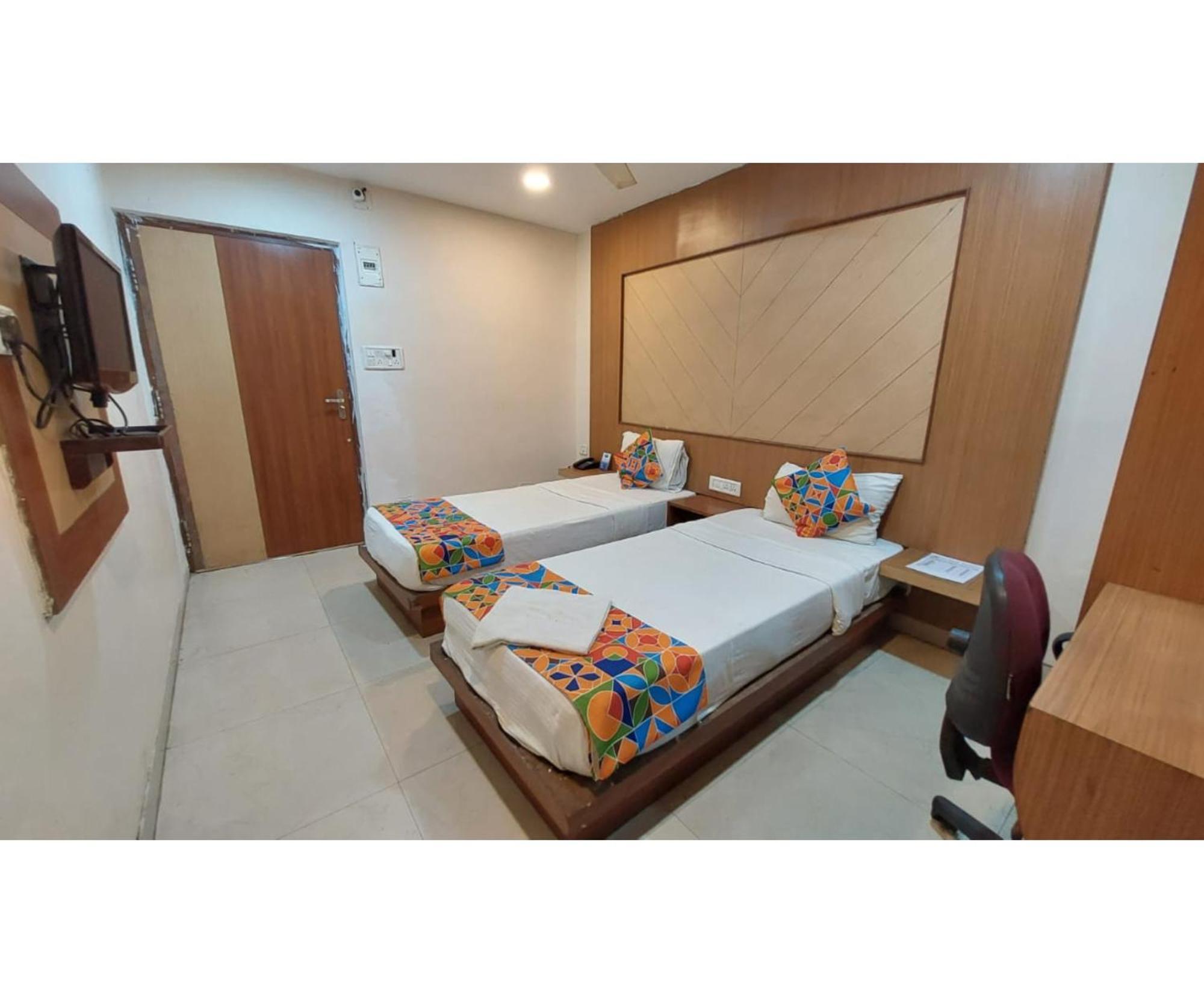 Park Near Railway Station- A Luxury Collection Of - Best Seller In Hotel