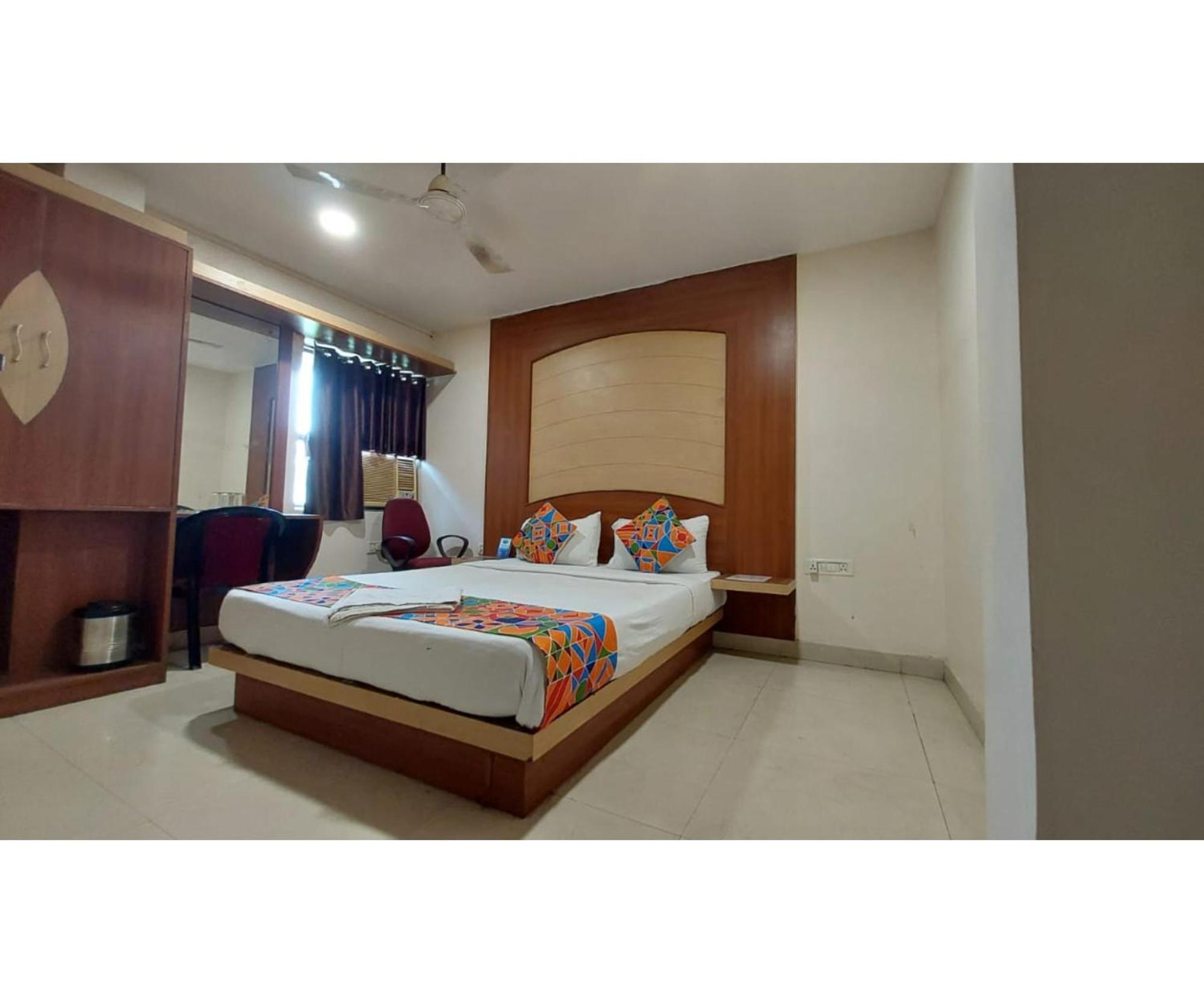Hotel Park Near Railway Station- A Luxury Collection Of - Best Seller In
